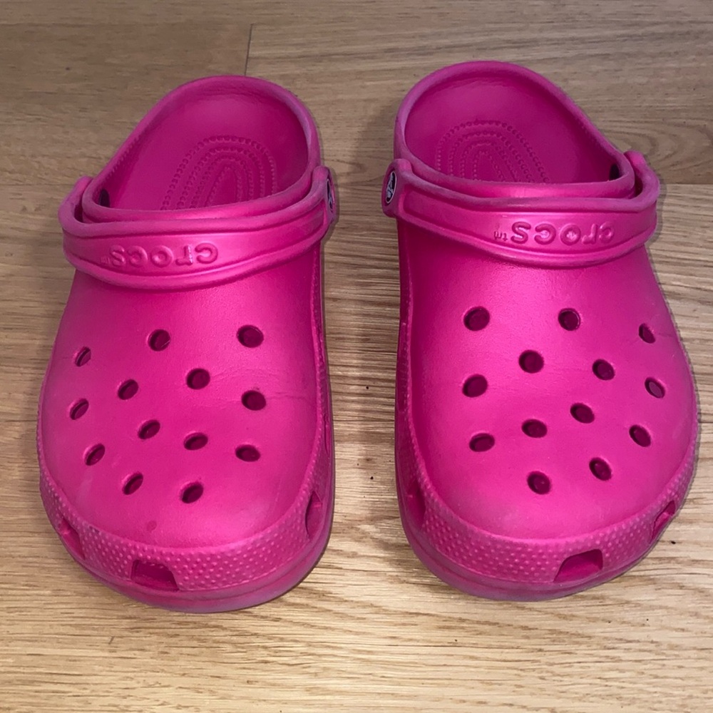 Classic Crocs Hot Pink
